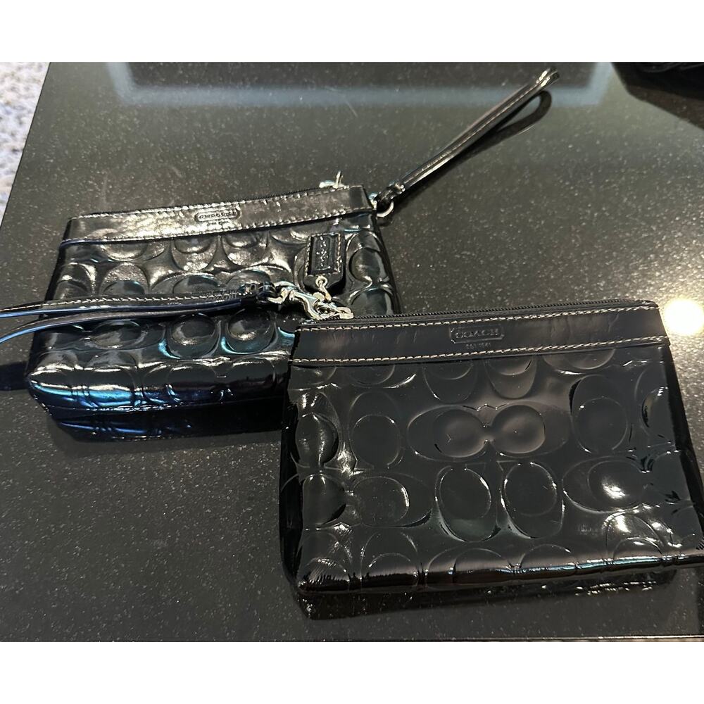 Coach Signature Patent Leather Wristlet EUC